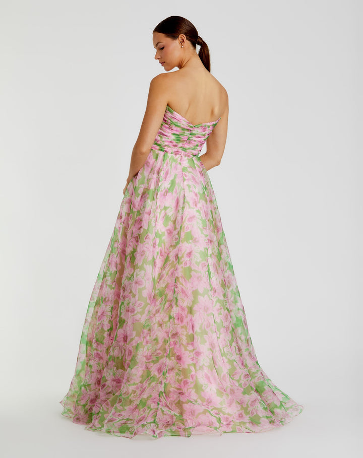 Mac Duggal 30783 Size 16 Only