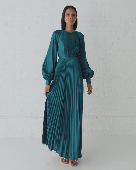 Mac Duggal 26590 High Neck Pleated Long Sleeve video